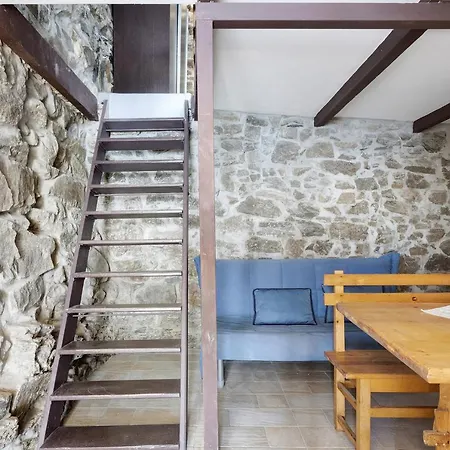 Schiara Apartment *